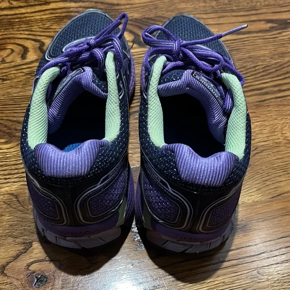 Brooks women’s sneakers - Picture 2 of 6